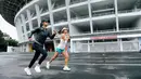Najwa Shihab pernah berujar bahwa saat ia berlari maka perasaan senang itu muncul. Jogging dijadikan sebagai olahraga healing untuk menyegarkan pikiran. Selain pikiran menjadi fresh, tubuh juga menjadi sehat dan bugar untuk bisa menjalani kesibukan pekerjaan yang padat. (Liputan6.com/IG/@najwashihab)