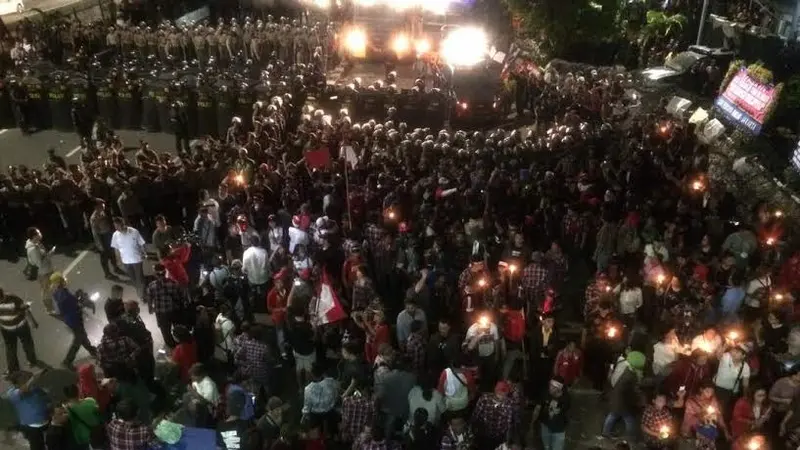 Pendukung Ahok di Pengadilan Tinggi Jakarta