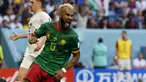 Penyerang Kamerun Eric Maxim Choupo-Moting berselebrasi setelah mencetak gol ketiga untuk timnya ke gawang Serbia pada matchday 2 Grup G Piala Dunia 2022 di Al Janoub Stadium, Senin (28/11/2022). Kamerun bisa mengejar ketertinggalannya dari Serbia. (AP Photo/Frank Augstein)