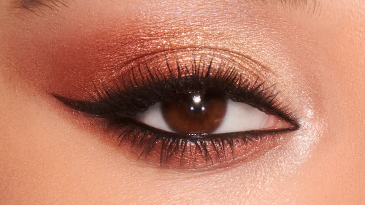 Menggunakan Eyeshadow