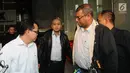 Dirut PJB Investasi Gunawan Yudi Hariyanto usai diperiksa penyidik di Gedung KPK, Jakarta, Kamis (19/7). Gunawan Yudi Hariyanto diperiksa sebagai saksi terkait dugaan suap proyek PLTU Riau-1. (Merdeka.com/Dwi Narwoko)