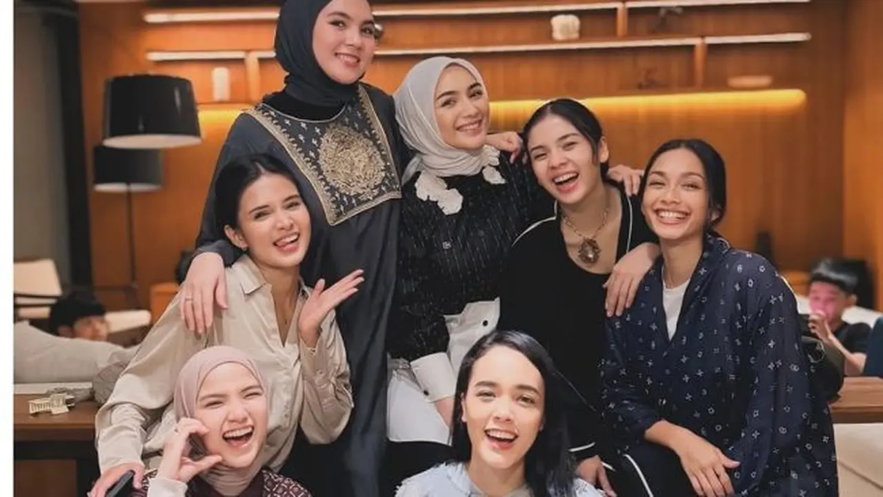Potret Citra Kirana Bukber Bareng Finalis Gadis Sampul 2007. (instagram/citraciki/oxcel)
