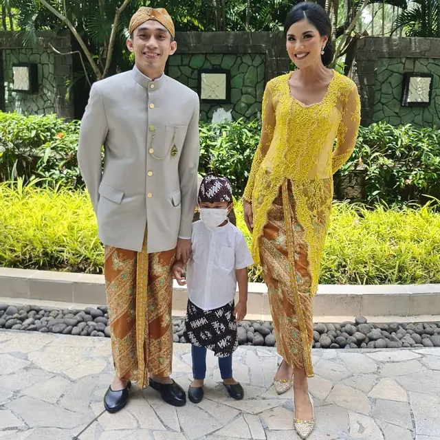 Hamil Anak Kedua, Ini 6 Momen Bahagia Zivanna Letisha Bareng Suami dan Si Sulung