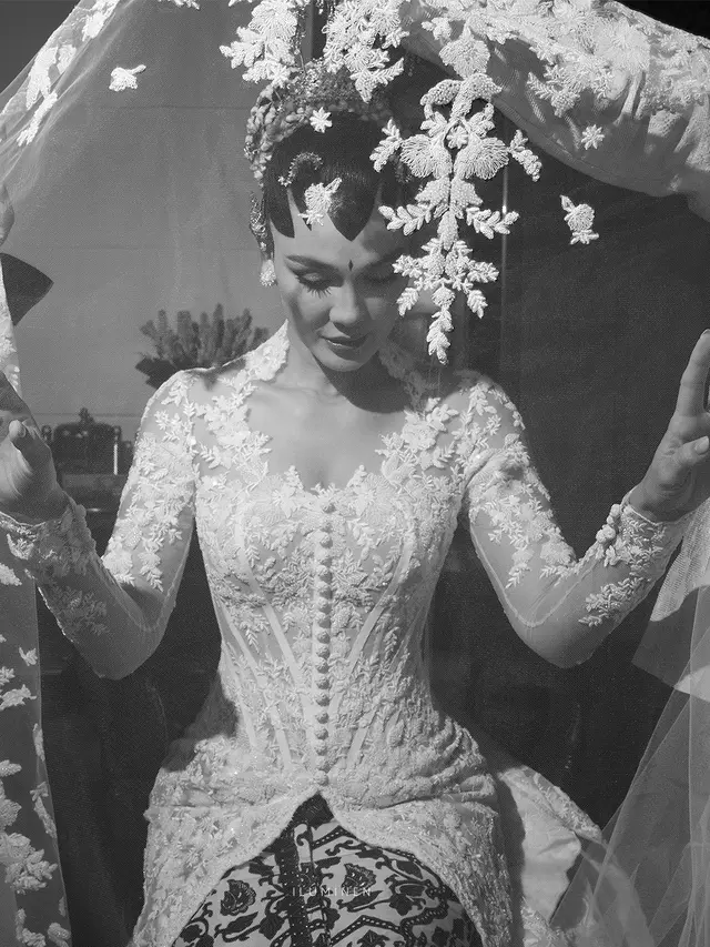 Pesona Luna Maya Jadi Pengantin Yogyakarta, Tampil Anggun dengan Paes Ageng dan Aksesori yang Dirancang Hanya 3 Minggu