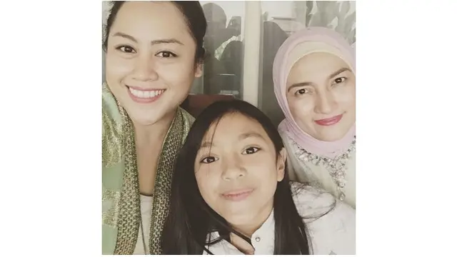 Potret Terbaru Sarah Amalia, Mantan Istri Ariel NOAH yang Kini Berhijab (sumber: instgaram/@aliylatief)