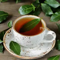 ilustrasi teh daun salam/Lyudmila Mikhailovskaya/Shutterstock