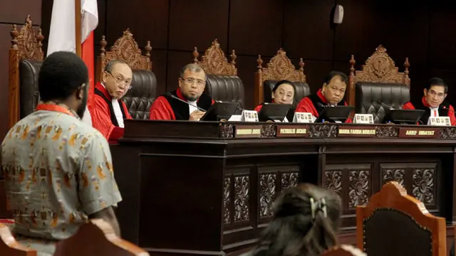 Pemeriksaan saksi-saksi terkait gugatan Pilpres Prabowo-Hatta masih berlangsung di Mahkamah Konstitusi.