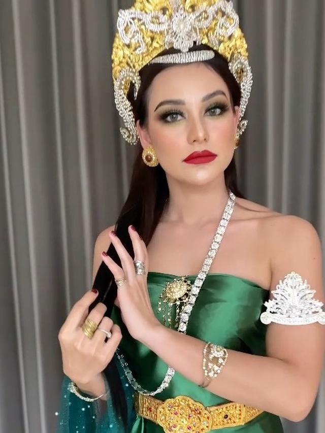 6 Gaya Pemotretan Nora Alexandra Bertema Nyi Roro Kidul, Bikin Pangling