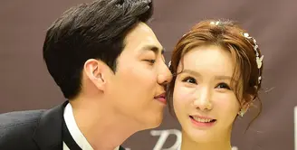 Kabar bahagia datang dari mantan personel After School, Jung Ah. Pasalnya pada Sabtu (28/4), wanita cantik ini melangsungkan pernikahannya dengan kekasihnya yang merupakan pemain basket profesional, Jung Chang Young. (Foto: soompi.com)