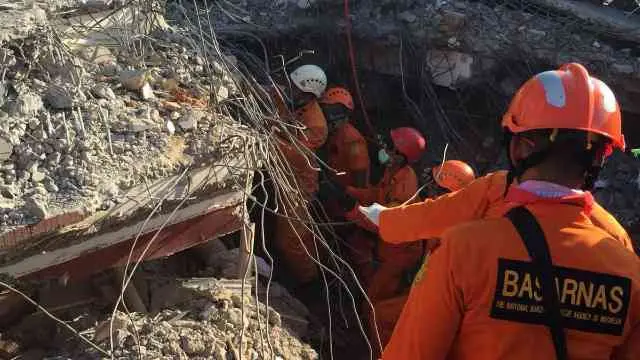 Gempa Lombok, Basarnas Evakuasi Korban Reruntuhan Masjid Jabal Nur