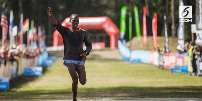 VIDEO: Pelari Kenya Menang Lomba dengan Kaus Kaki Saja