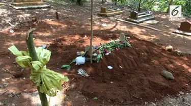 Warga Desa Banggala Mulya di Subang, Jawa Barat resah terjadinya pencurian tali pocong jenazah di daerahnya.