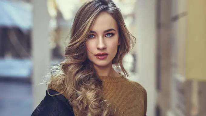 Bentuk Wajah Lonjong atau Oval