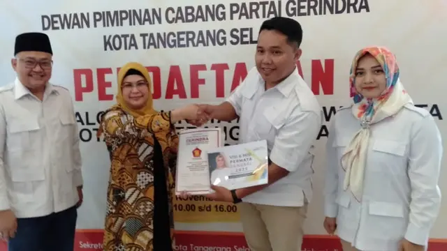 Putri Ma'ruf Amin, Siti Nur Azizah mendaftar ke Partai Gerindra untuk mengikuti Pilkada Tangsel.