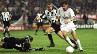 Predrag Mijatovic memastikan kemenangan Real Madrid atas Juventus pada laga final Liga Champions 1998. (doc. UEFA)