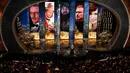 Julianne Moore memperlihatkan sejumlah nominator oscar untuk actor terbaik di Academy Awards ke-88 di Hollywood, California (28/2/2016). (REUTERS/Mario Anzuoni)