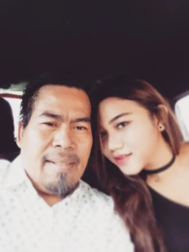 5 Pelawak Kondang Ini Miliki Pasangan Cantik yang Usianya Beda Jauh