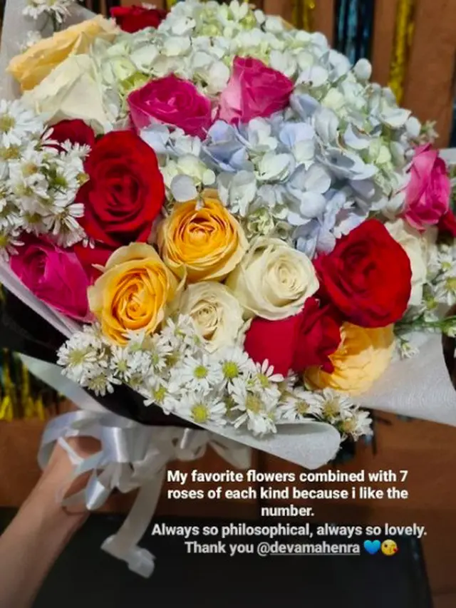Momen Perayaan Kelulusan Mikha Tambayong dari S2 Harvard University, Penuh Suka Cita. (Sumber: Instagram/miktambayong dan Instagram/lolitamalaihollo)
