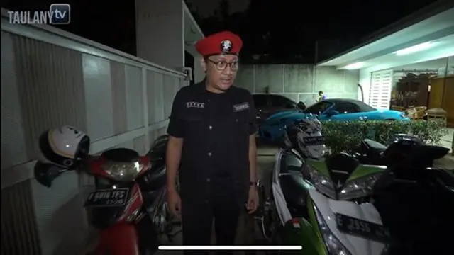 Andre Taulany mengunjungi kantor baru Gading Marten