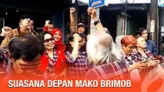 Basuki Tjahaja Purnama (BTP) atau Ahok bebas hari ini dari penjara. Kebabasannya disambut para pendukung yang berkumpul di depan Mako Brimpob.