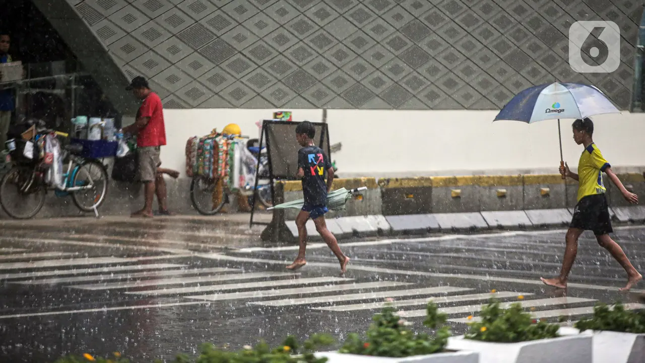 Cuaca Ekstrem Jakarta, Warga Diimbau Kurangi Aktivitas di Luar Rumah