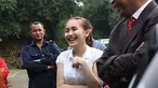Meski tengah menjalani prahara rumah tinggi, Ayu Ting Ting masih bisa tertawa seloah tak ada beban (Liputan6.com/Rini Suhartini)