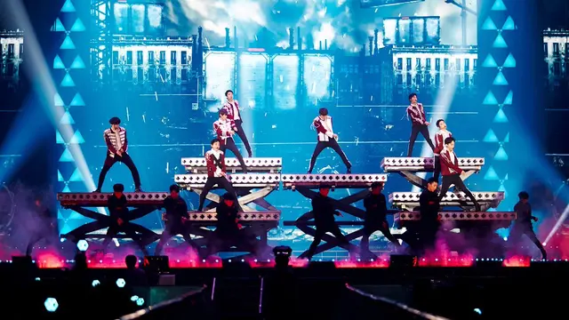 [Bintang] Kemeriahan dan Kesedihan di Konser Penutup EXO Planet