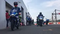 Perlu Teknik Khusus, Begini Cara Aman Berboncengan Pakai Motor Sport