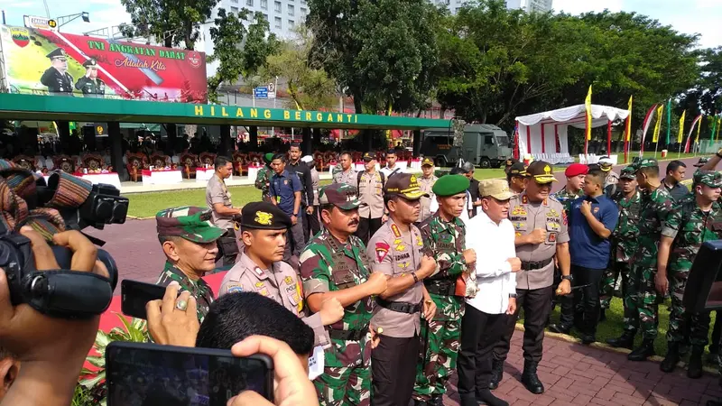 Panglima TNI Marsekal Hadi Tjahjanto dan Kapolri Jenderal Idham Azis