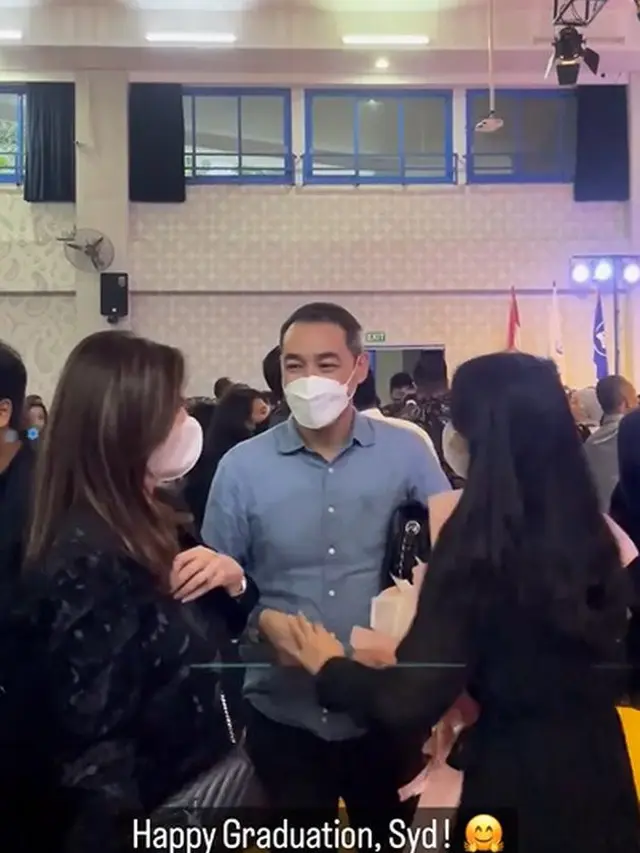 [Fimela] Cut Tari dan Sydney