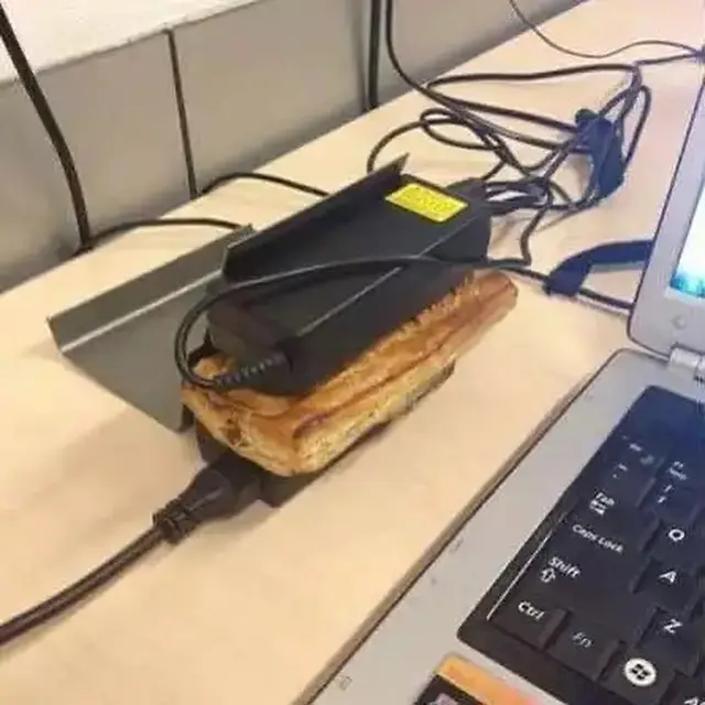 6 Cara Nyeleneh Membuat Roti Bakar Pakai Alat Seadanya, Bikin Tepuk Jidat