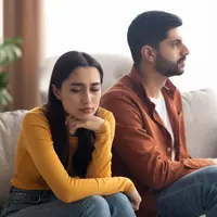 Ilustrasi hubungan/copyright shutterstock/Prostock-studio