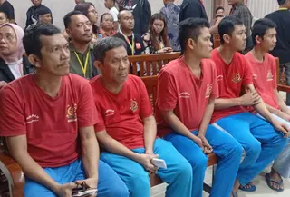 Para ABK terdakwa kasus penyelundupan 2 ton sabu. (Liputan6.com/Ajang Nurdin)