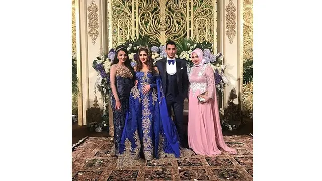 7 Potret Resepsi Pernikahan Tania Nadira, Gunakan Gaun Bertabur Kristal Swarovski