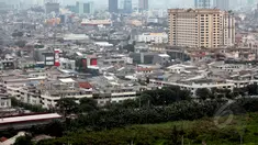 Suasana gedung-gedung bertingkat di kawasan Mangga Dua, Jakarta, Selasa (13/1/2015). (Liputan6.com/Faizal Fanani)