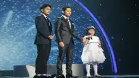 Ariani Putri sedang berbahagia. Bocah berusia delapan tahun itu mendapat Rp 500 juta setelah jadi juara Indonesia's Got Talent (IGT) 2014. 