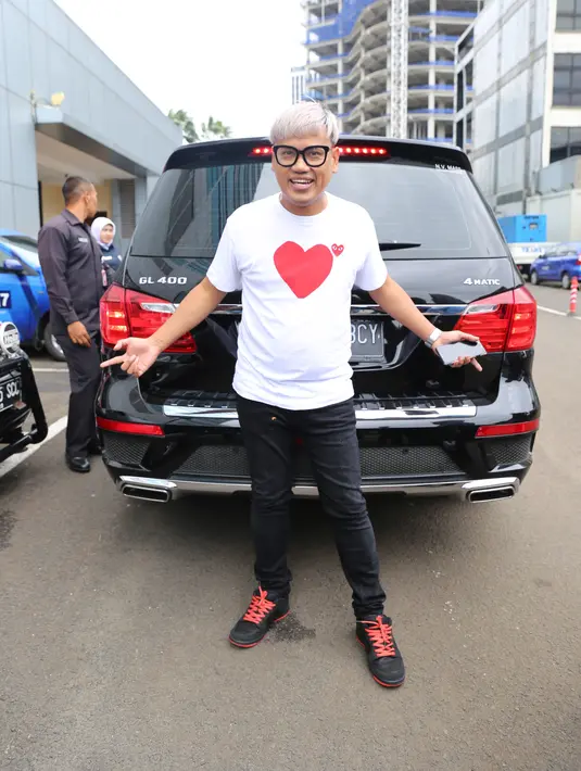 "Kami ke Amerika, berangkat akhir Desember. Memang enggak selalu ambil job tahun baru, karena permintaan anak-anak. Anak-anak udah suka sama Amerika jadi setiap tahun ke sana," kata Uya Kuya. (Adrian Putra/Bintang.com)