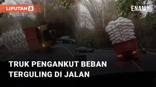 VIDEO: Detik-detik Truk Pengankut Beban Terguling di Jalan Jogja-Wonosari