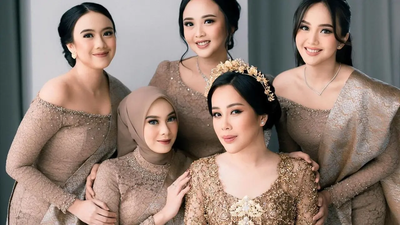 aturan kebaya