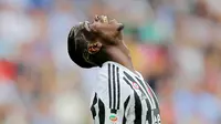 Juventus akan kembali kedatangan mantan pemain andalannya pada periode 2012-2016 yakni Paul Pogba. Pemain Timnas Prancis itu enggan memperpanjang kontrak di MU dan memutuskan akan kembali memperkuat Si Nyonya Tua musim depan. (AFP/Marco Bertorello)