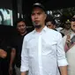 Ahmad Dhani dan aktivis Ratna Sarumpaet ketika tiba di Gedung KPK, Jakarta, Kamis (2/6). Dhani dan kawan-kawannya mendapat penolakan dari pihak keamanan saat hendak menggelar aksi tuntut KPK tangkap Ahok. (Liputan6.com/Helmi Afandi)