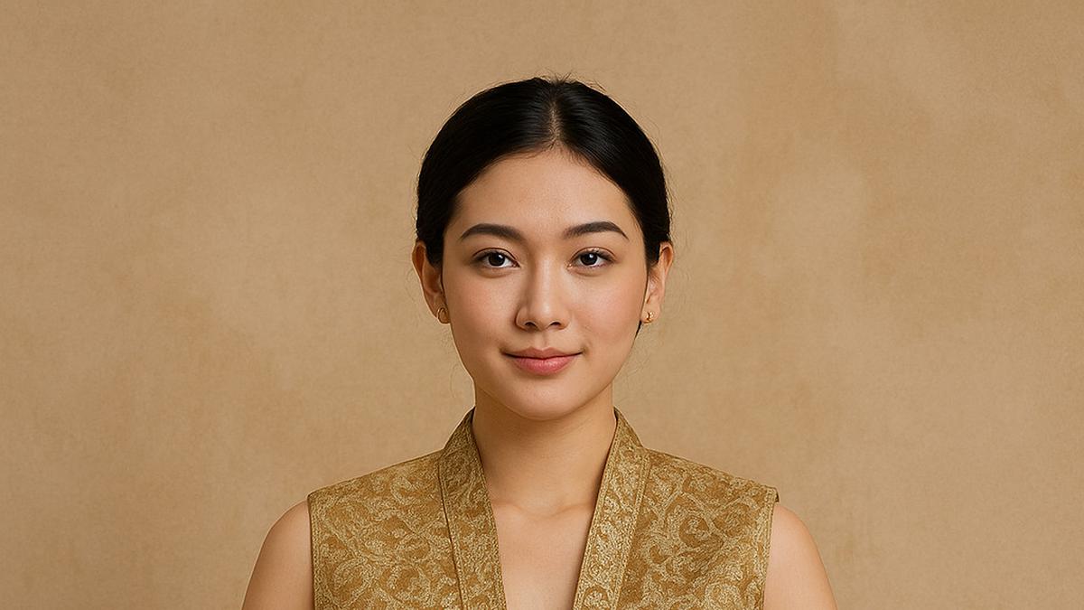 7 Rekomendasi Cardigan Brokat Sleeveless, Ciptakan Gaya Kondangan yang Elegan dan Kekinian