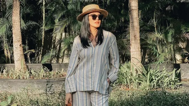 FOTO: Gaya Nindy Ayunda saat Pakai Topi, Menawan