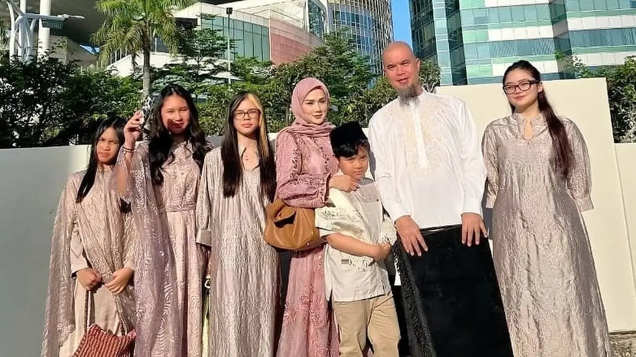 Ahmad Dhani dan keluarga (Instagram/mulanjameela1)