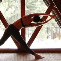 Kamu mau belajar yoga agar tubuh lebih sehat? Ikutin Instagram para guru yoga ini. Dijamin ilmu kamu nambah.