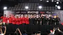 Pada pertemuan sebelumnya, Indonesia menang telak 8-1. Byon Combat Showbiz Vol. 6 menjadi salah satu pertarungan yang paling dinanti-nantikan menjelang akhir tahun 2025. Tampak dalam foto, CEO Byon Combat, Yoshua Marcellos (tengah) berfoto bersama tim Mixed Martial Arts (MMA) Indonesia dan Malaysia usai memberi keterangan terkait Byon Combat Showbiz Vol. 6 di Tennis Indoor, Senayan, Jumat (21/11/2025). (Bola.com/M Iqbal Ichsan)