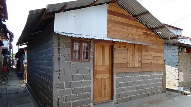 Model Rumah Kecil Semi Permanen 6x10 di Gang Sempit (AI)