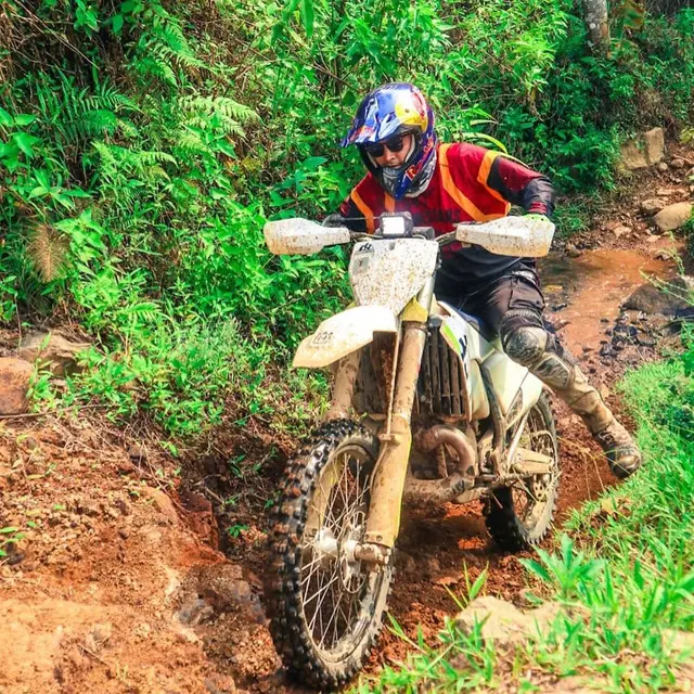 Penuh dengan Lumpur, Ini 7 Momen Rifky Alhabsyi Naik Motor Trail