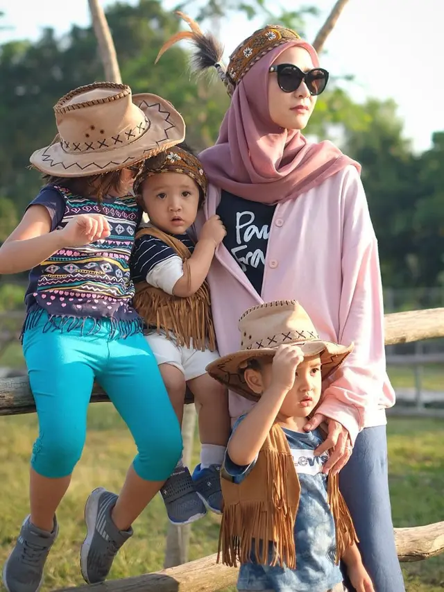 Jadi Mama Muda, Gaya 7 Artis Indonesia Ini Tetap Bak ABG