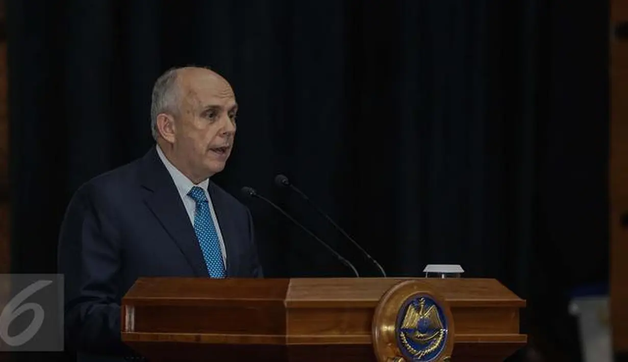 Duta Besar Luar Biasa dan Berkuasa Penuh (LBBP) AS untuk Indonesia Joseph R Donovan Jr memberikan sambutan saat Indonesia - U.S Aviation Working Group, Indonesia - U.S Cooperating For Aviation Growth, Jakarta, Selasa (17/1). (Liputan6.com/Faizal Fanani)
